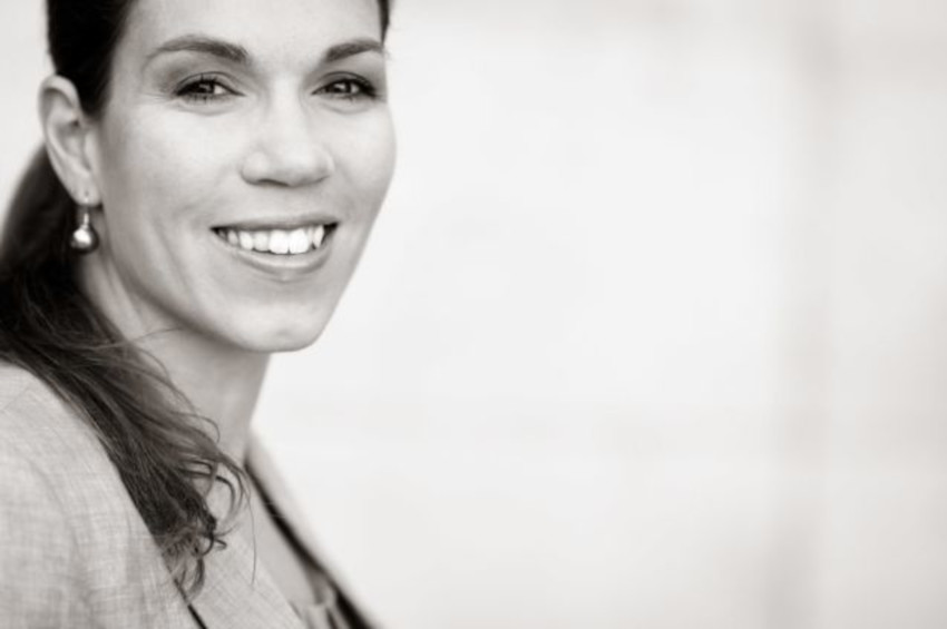 Spezialisierte Rechtsanwälte bearbeiten Ihre rechtliche Angelegenheit sofort online, so wie zum Beispiel lic.iur. Rechtsanwältin / Fürsprecherin Alexandra Born von der Kanzlei BORN - RECHT & STEUERN.